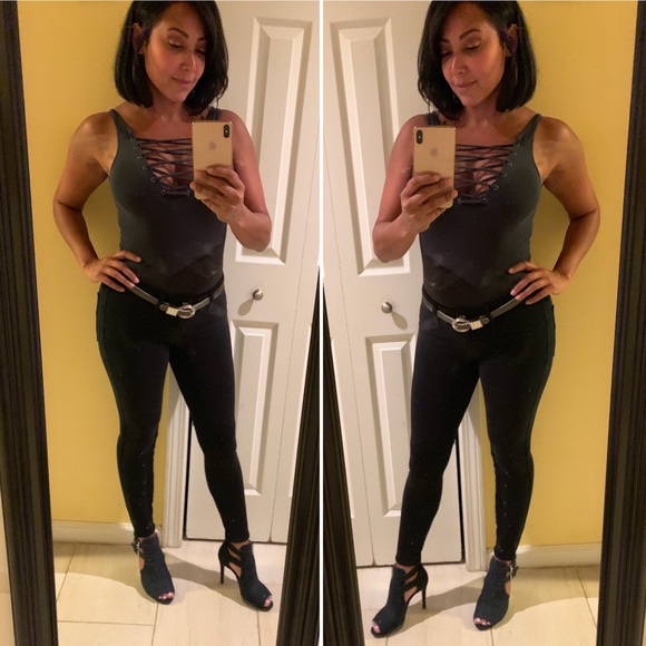 Meet your Posher, Dee - Picture 4 of 4